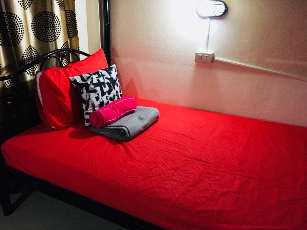 Interpartie Hotel (Adults Only) Bangkok Rom bilde